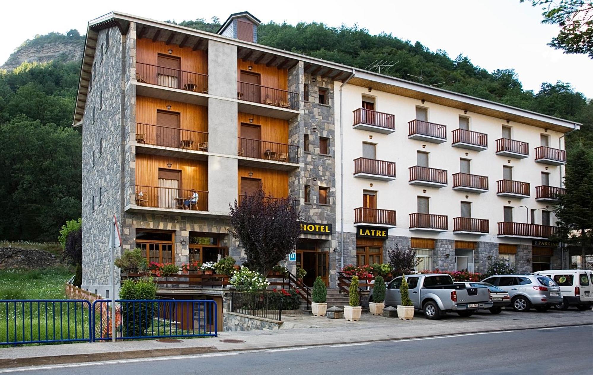 Hotel Latre Broto Esterno foto